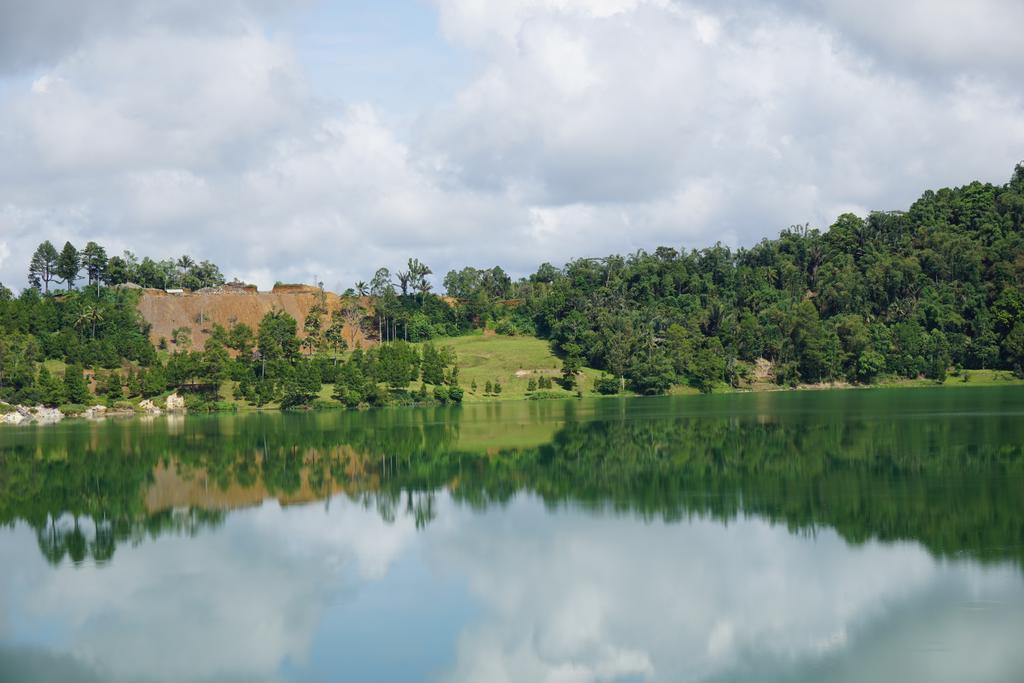 Green Lake Linow Hotel Tomohon Exterior photo