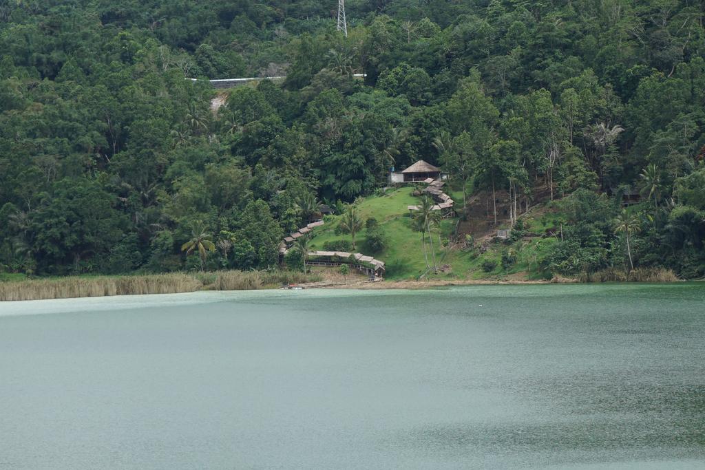 Green Lake Linow Hotel Tomohon Exterior photo