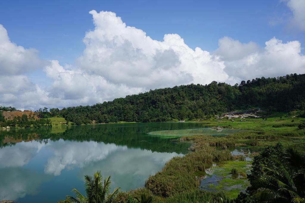 Green Lake Linow Hotel Tomohon Exterior photo